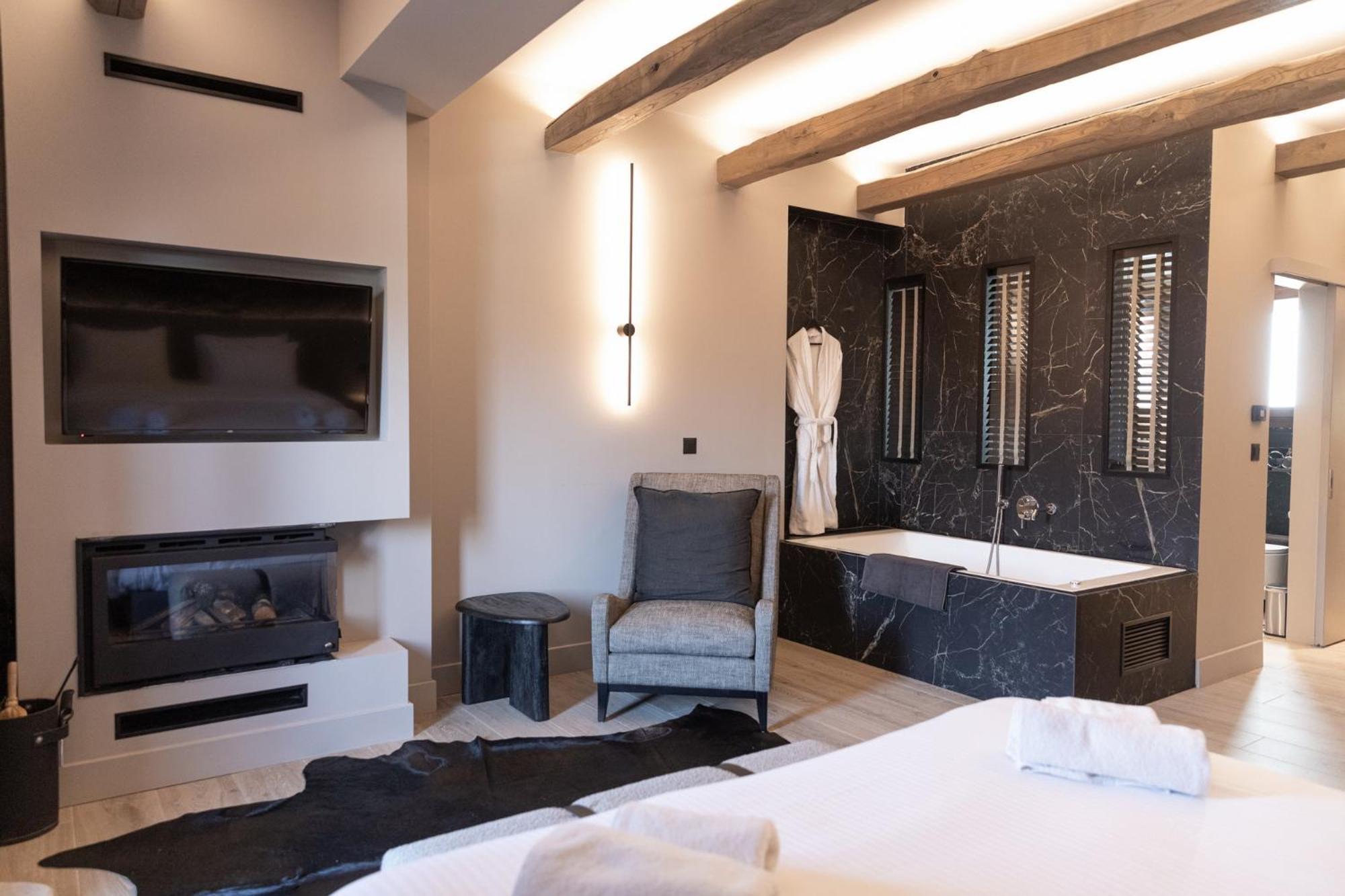 Anesis Hotel Kalavryta Exteriör bild