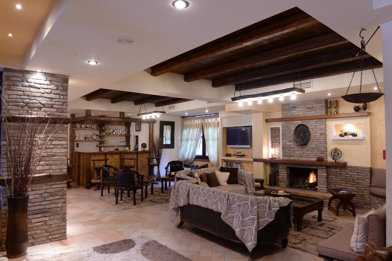 Anesis Hotel Kalavryta Exteriör bild